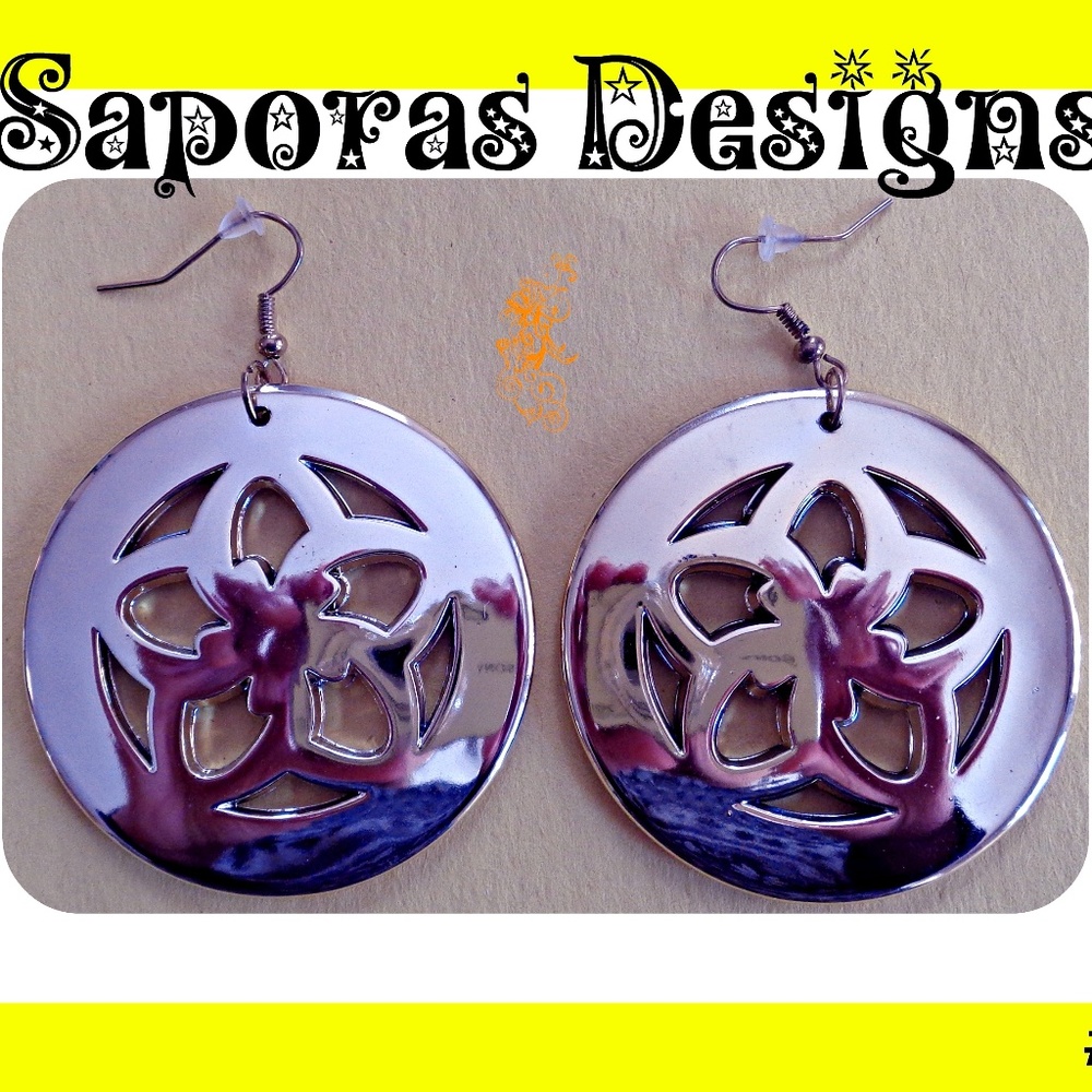 Gold Tone Circle With Flower Design Earrings